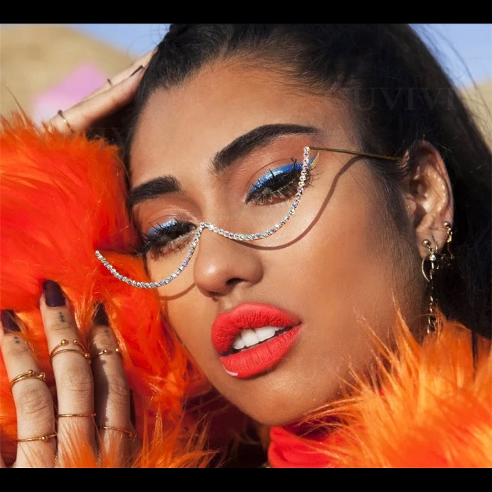 Fashion 🤍 Clear Sunglasses 🕶
